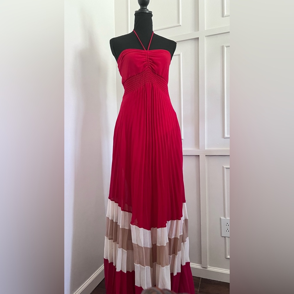 NWOT Elegant Red Pleated Halter Maxi Dress Size Medium